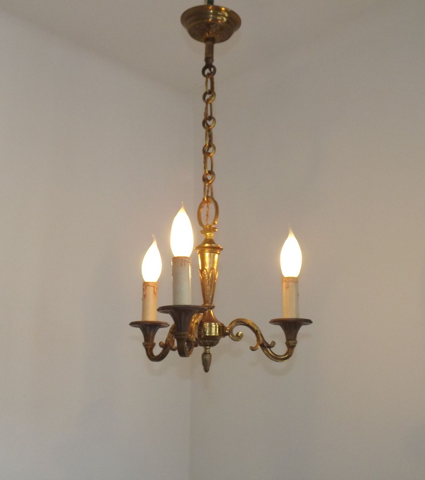 Petit lustre d'époque français à 3 lumières en bronze photo buy