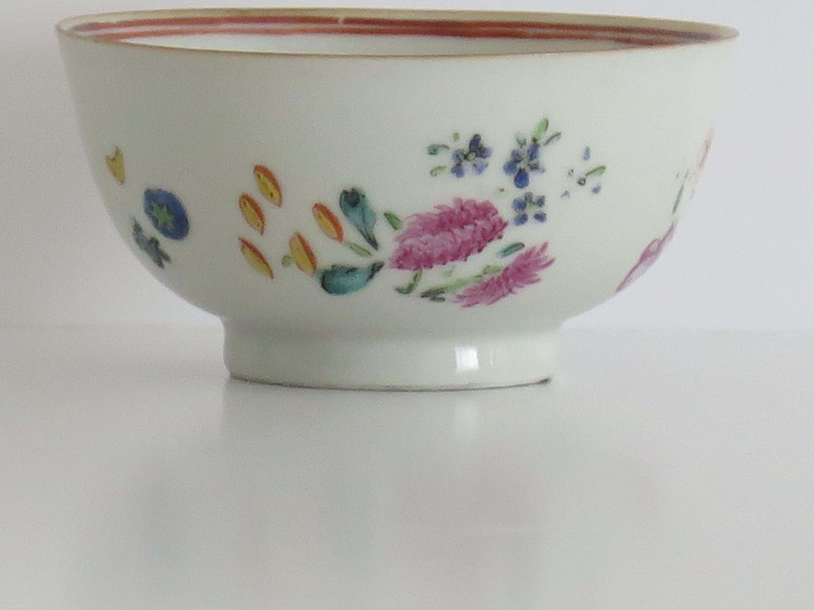 Woonaccessoires Met de hand beschilderd Chinees exportporselein, Famille Rose, Qing, 1780. photo