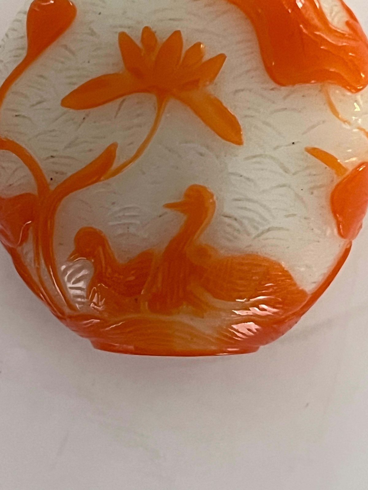 photo furniture Chinese Export Snuff Bottle In Overlay Cameo Glass Finely Carved, Circa 1925