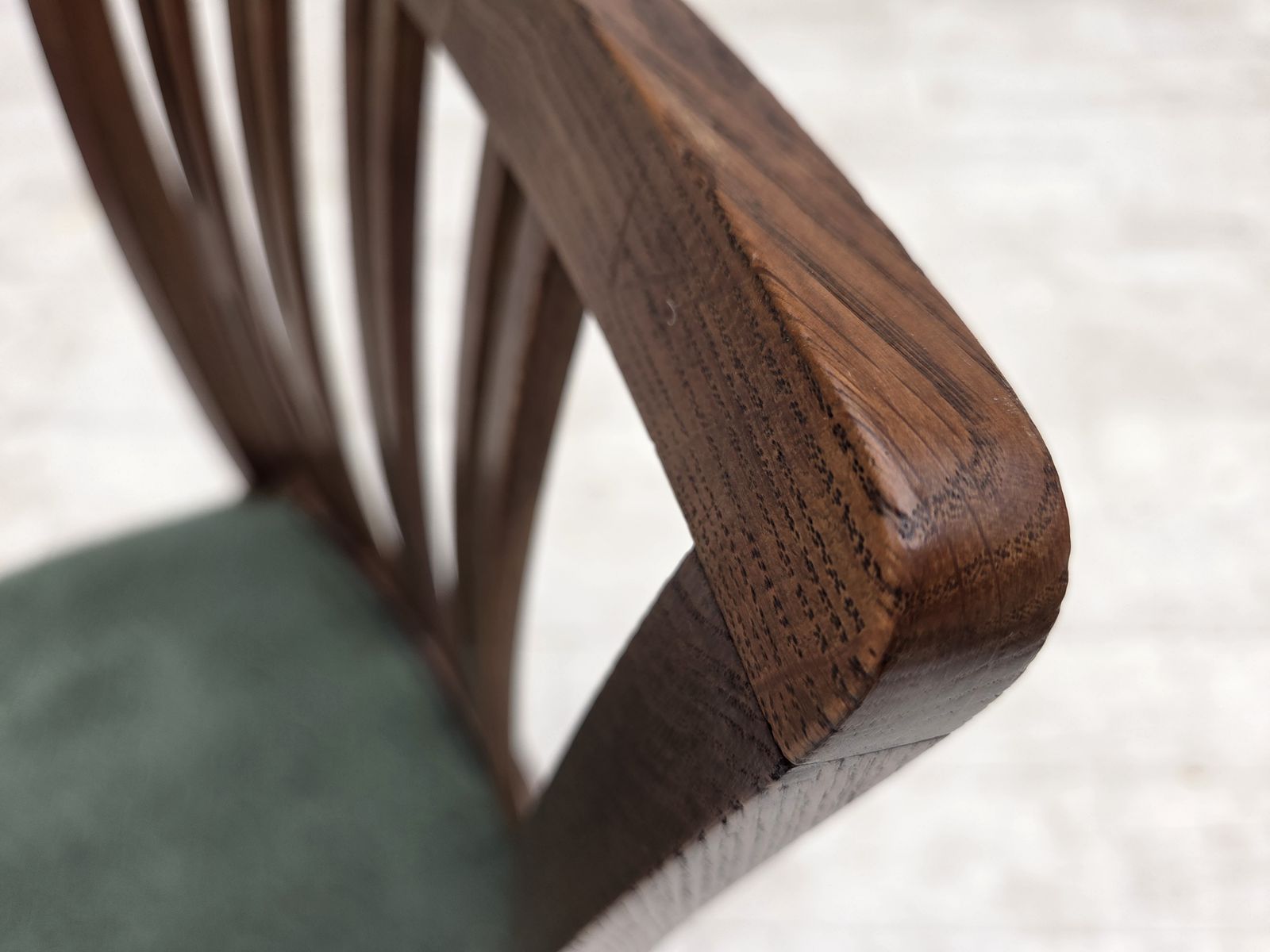 photo vintage 1960s, Set Of 6 Danish Dining Chairs, Furniture Wool, Oak Wood.