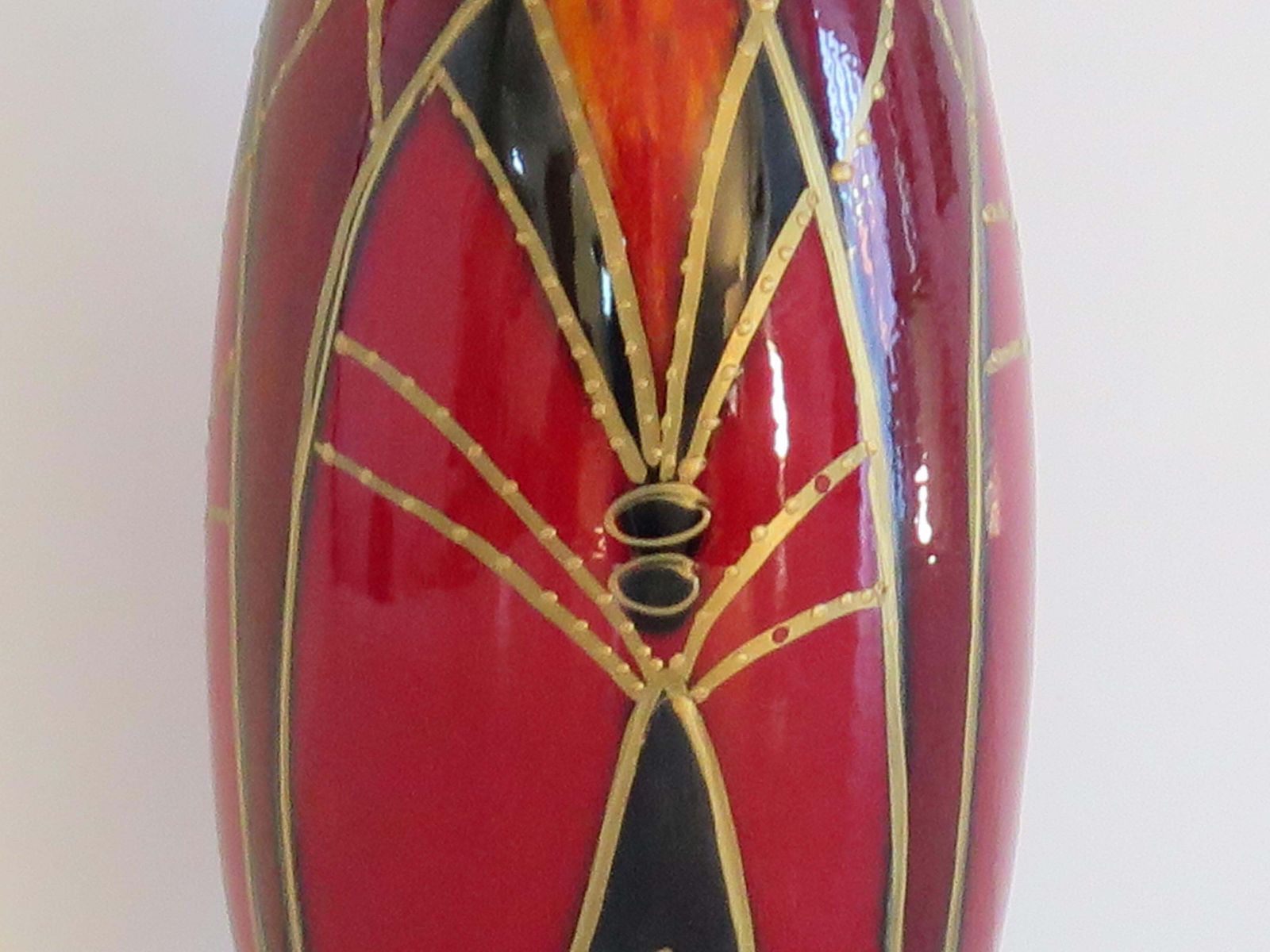 Woonaccessoires Anita Harris handgeschilderde vaas, Flambe Glaze, geometrisch motief photo