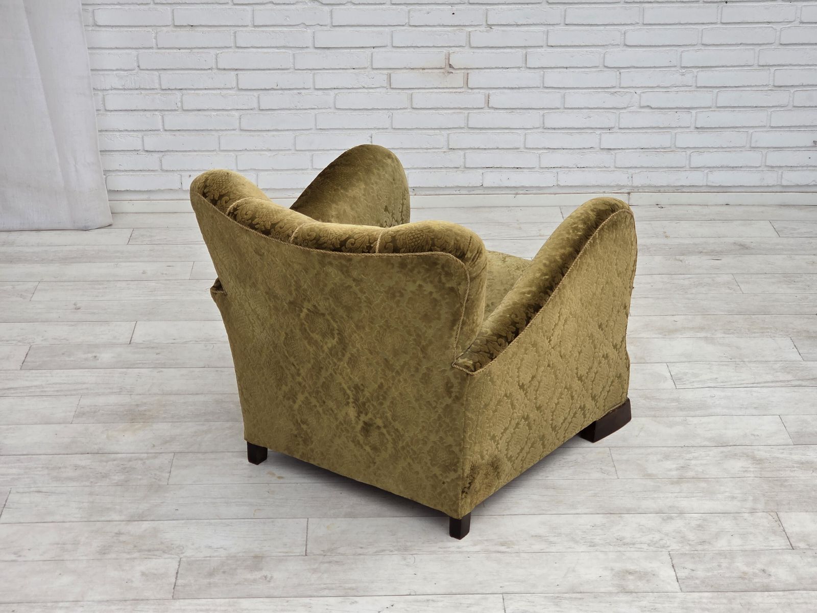 1595.0 Ca. jaren 1950, Deense relaxfauteuil, meubelvelours, eikenhout. photo