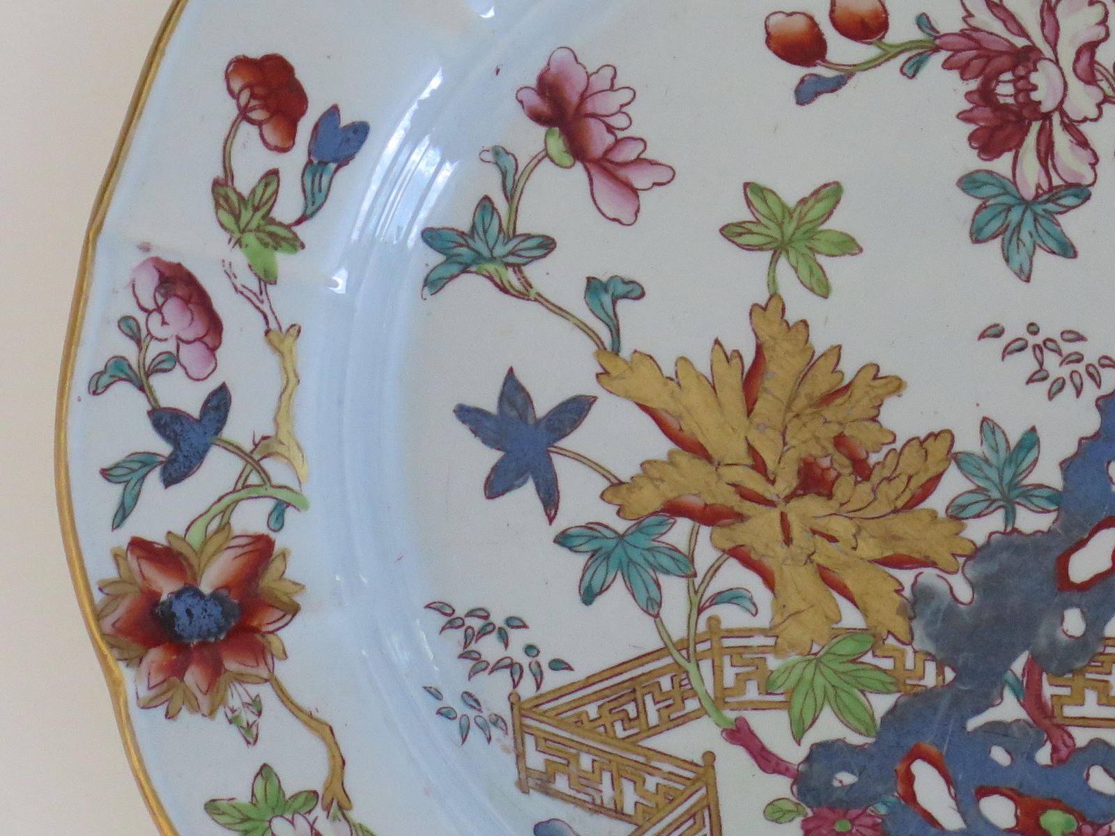 photo furniture Mason's Ironstone Desert Plate, handgeschilderd, ca. 1818