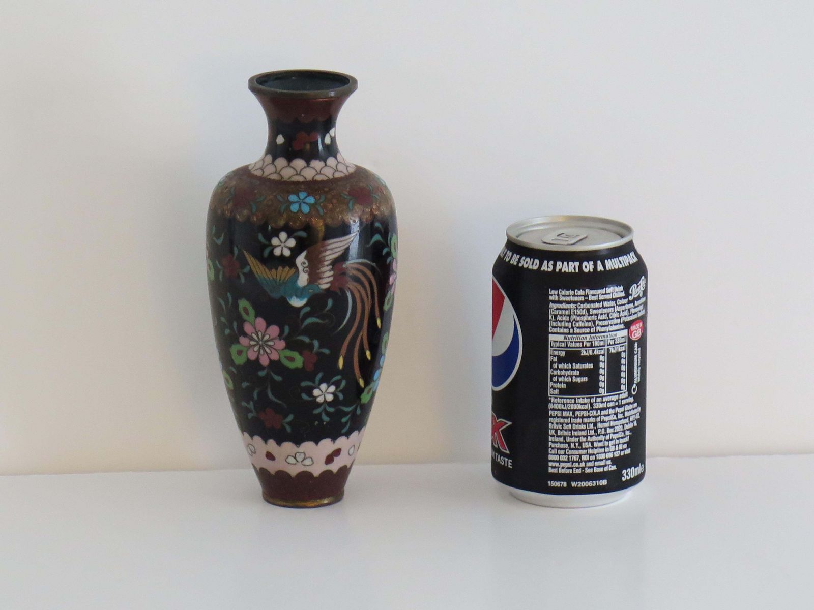 photo vinterior Chinese cloisonné vaas, brons met fenixen, midden 19e eeuw, Qing