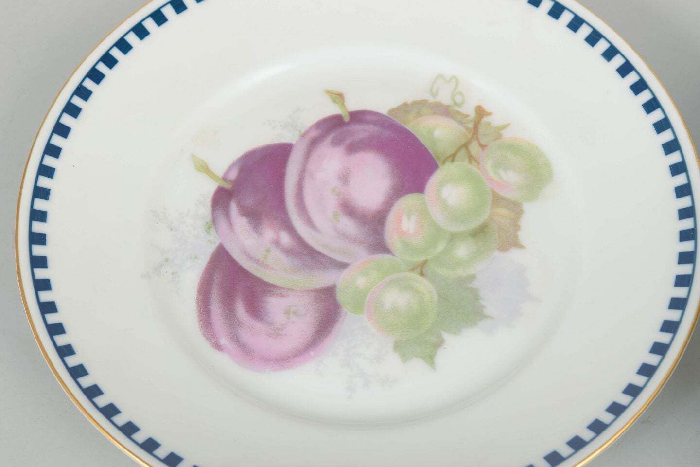 Rosenthal, Allemagne. Service de six assiettes en porcelaine à motifs de fruits, années 1930 photo Décoration