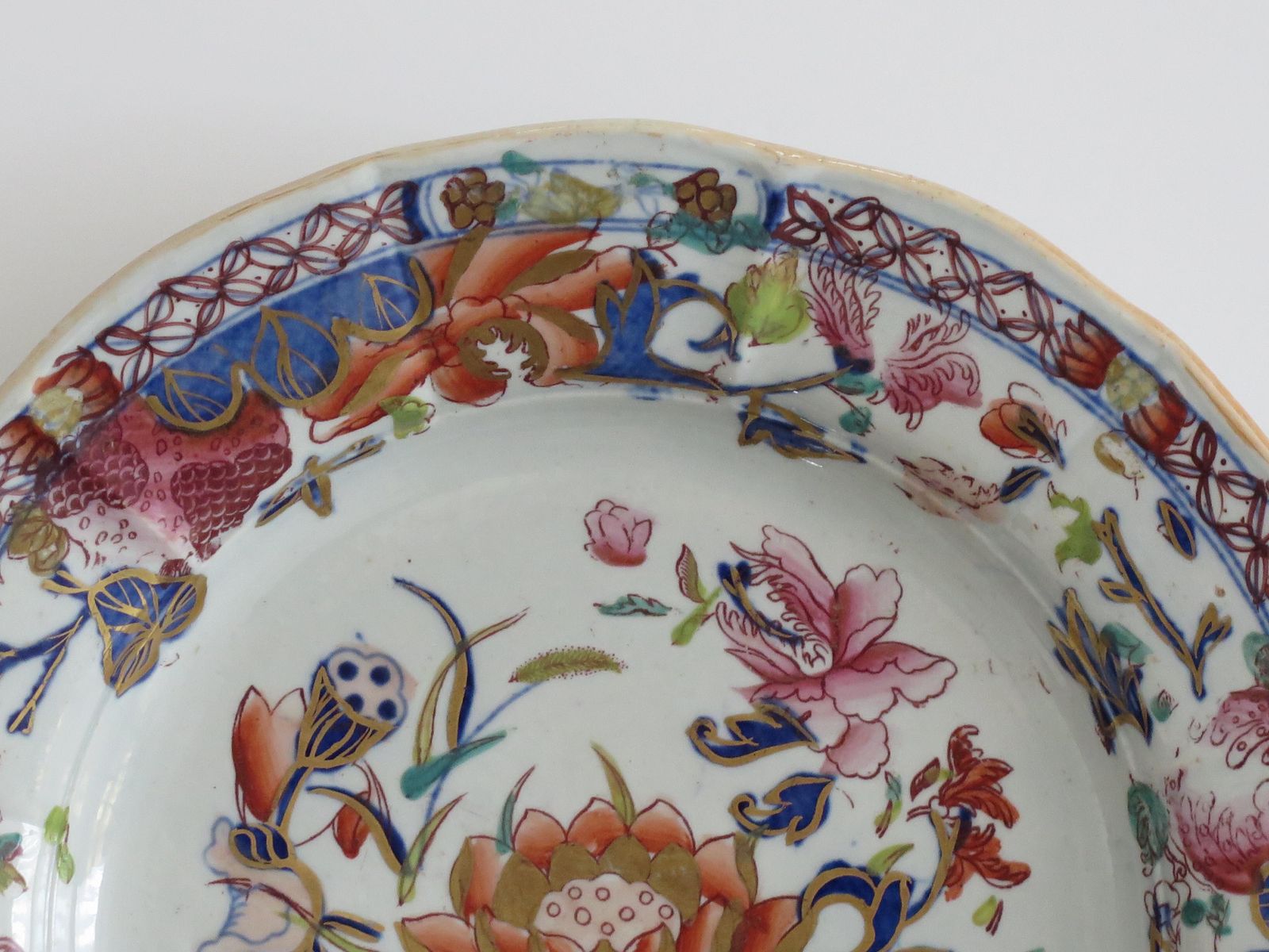315.0 Paar antieke Mason's Ironstone borden, Water Lily patroon, ca. 1815 photo