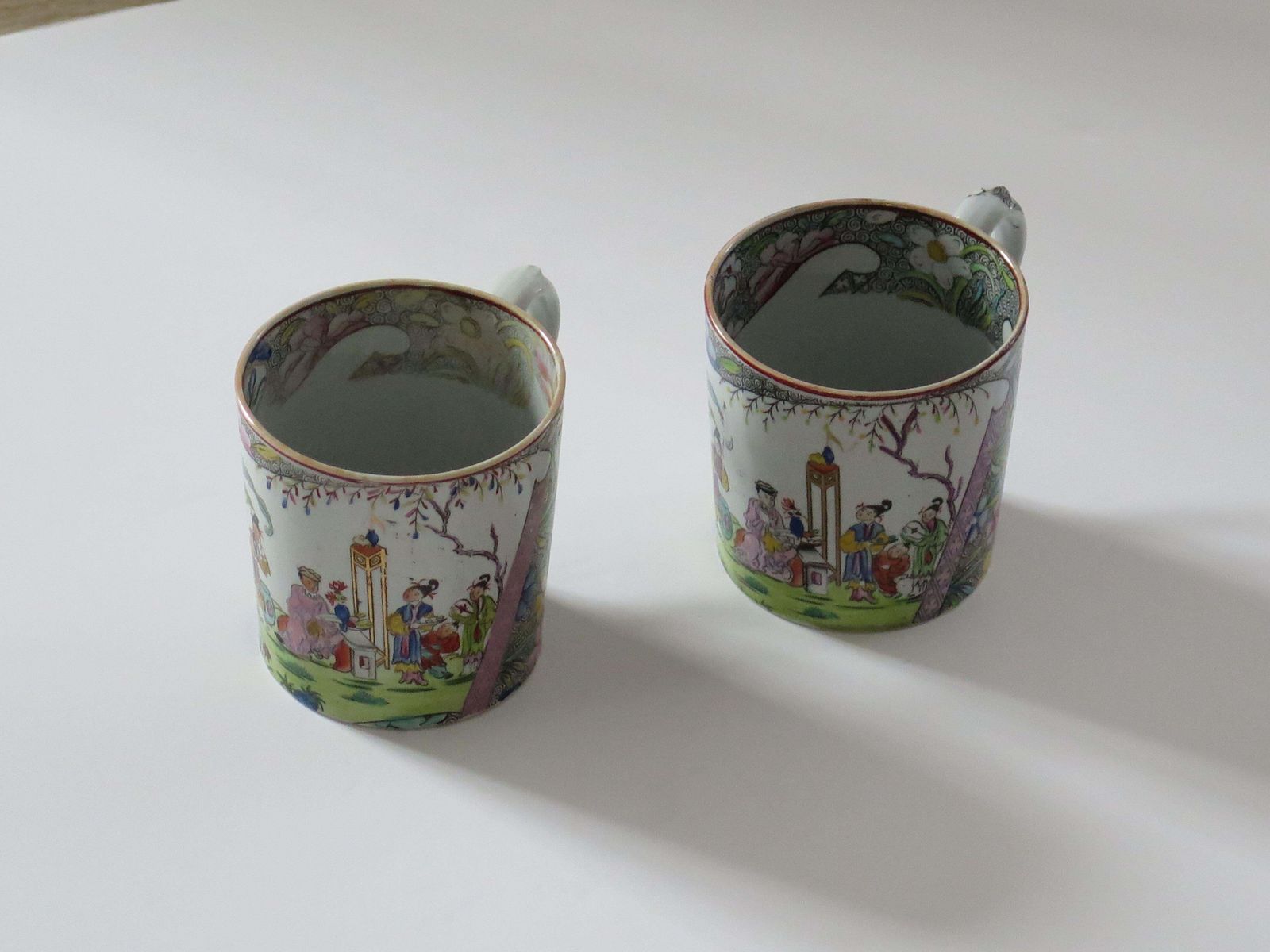 Woonaccessoires Mason's Ironstone Mugs, Chinese Scroll Pattern, Rare, ca. 1818 photo