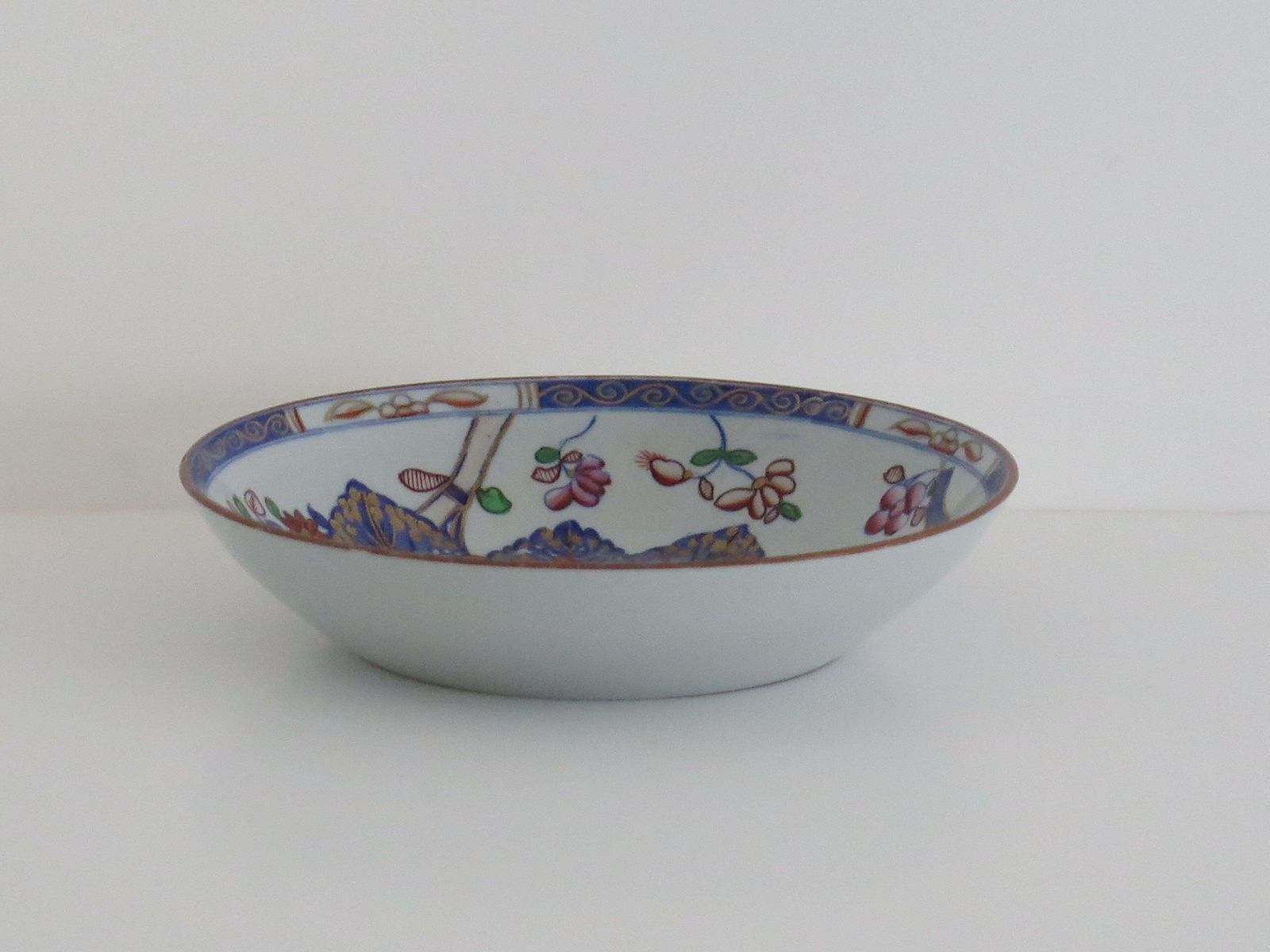 Spode Ironstone China Dish, Tobacco Leaf Pattern No. 2061, ca. 1820 photo for sale