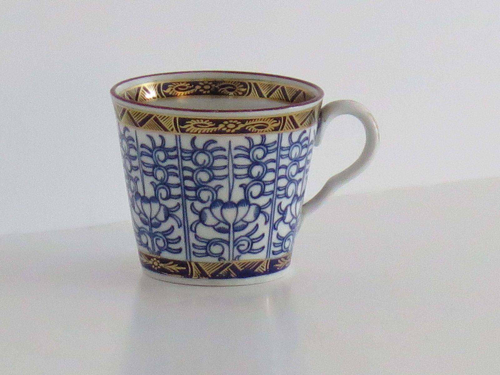 Worcester Barr Period Coffee Cup, Royal Lily Pattern, ca. 1800 photo Woonaccessoires