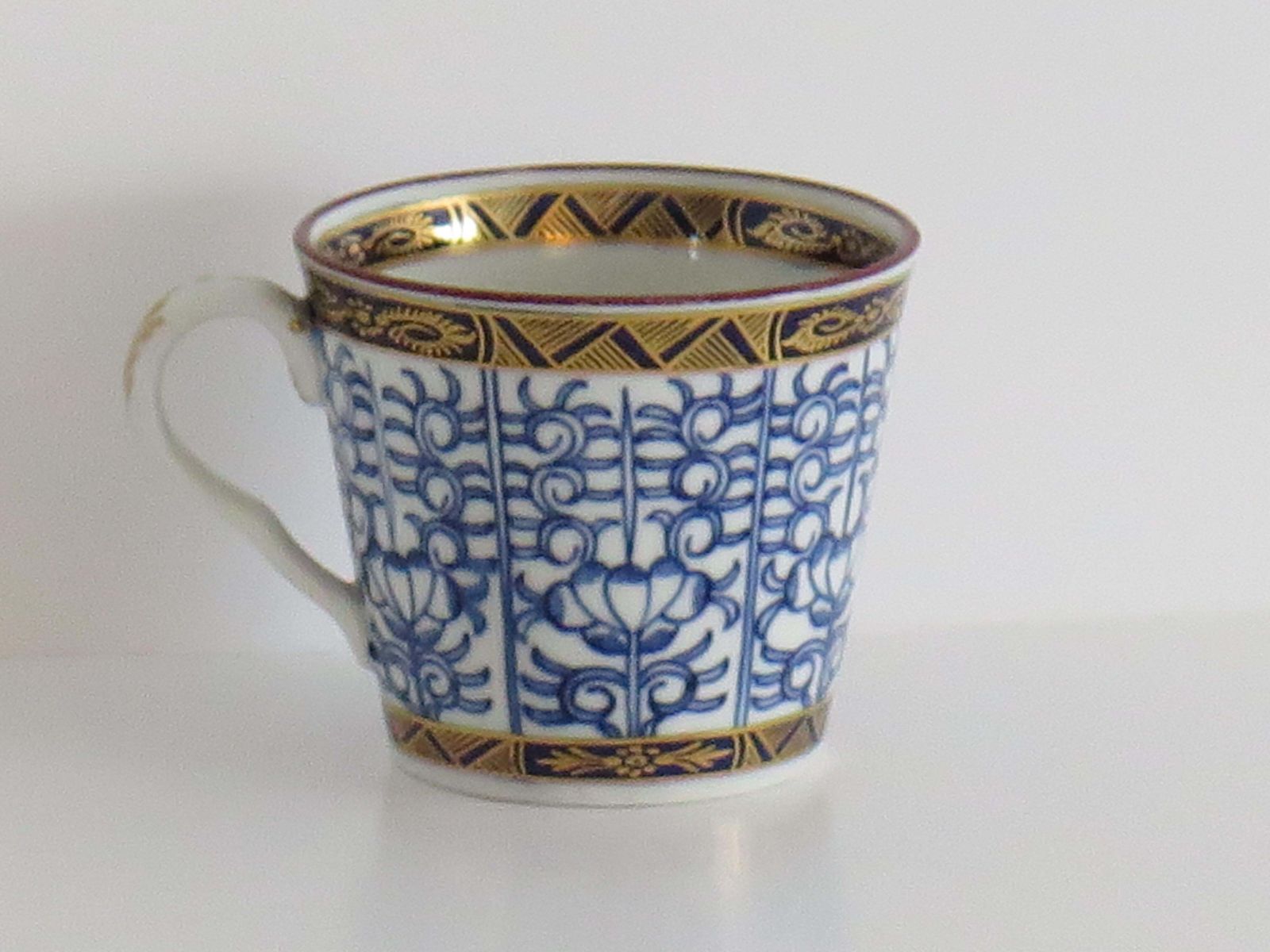 Worcester Barr Period Coffee Cup, Royal Lily Pattern, ca. 1800 photo vinterior