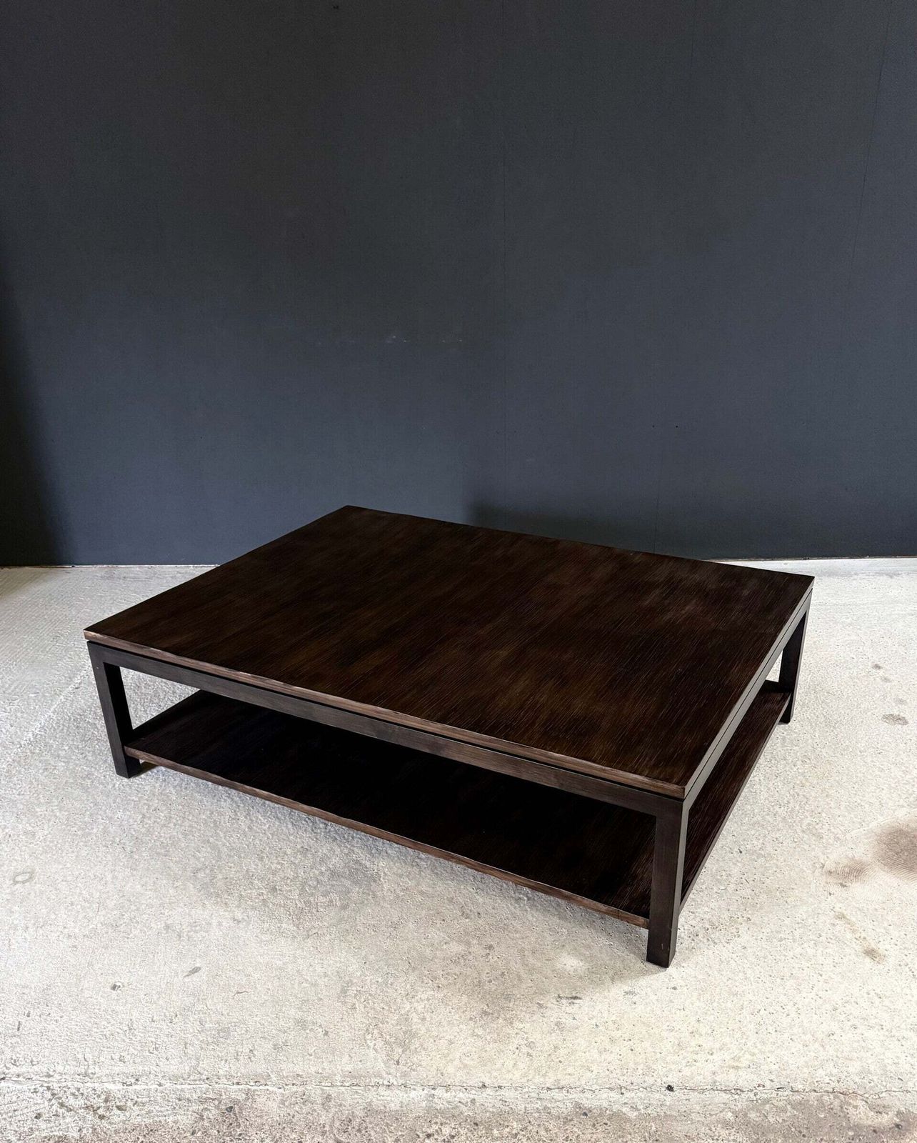 Postmodern Design salontafel met bamboe blad op twee niveaus, Axel Vervoordt. photo vinterior