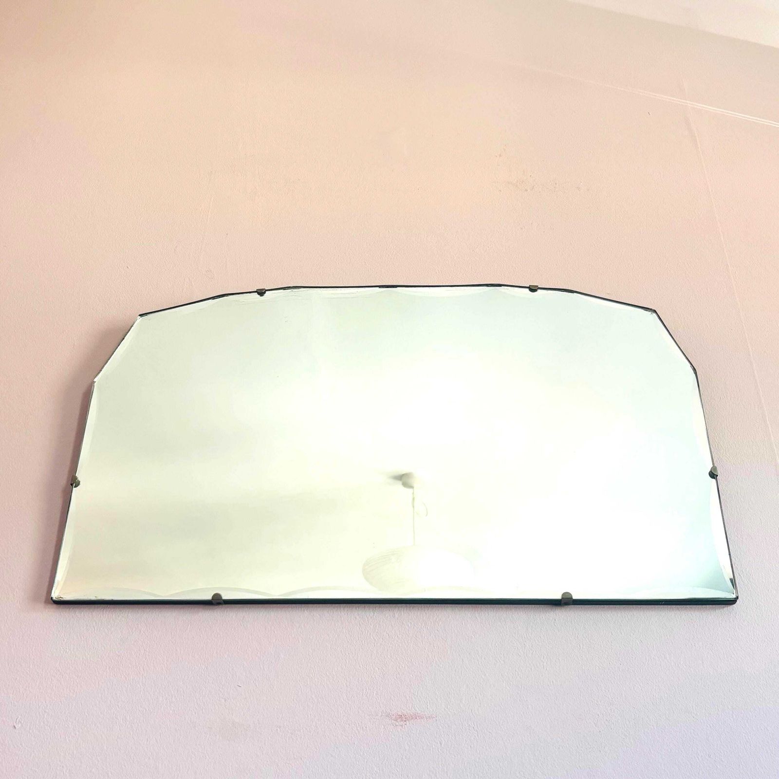 Art Deco Scalloped Frameless Mirror ca. 1930 - Vintage Spiegel met Geslepen Rand en Ophangketting photo vinterior