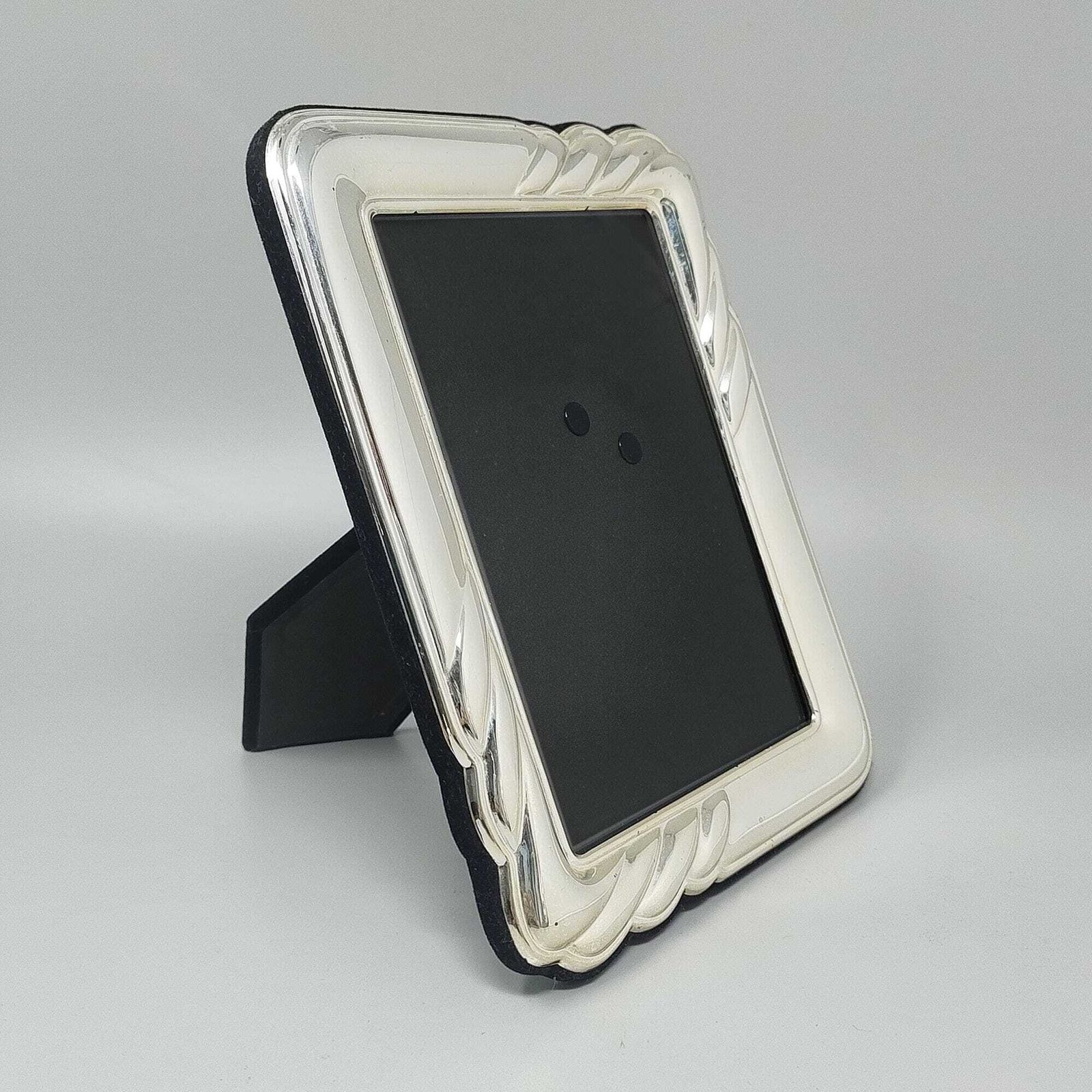 1970s Gorgeous Photo Frame In Silver Plated With Glass. Made In Italy. photo furniture