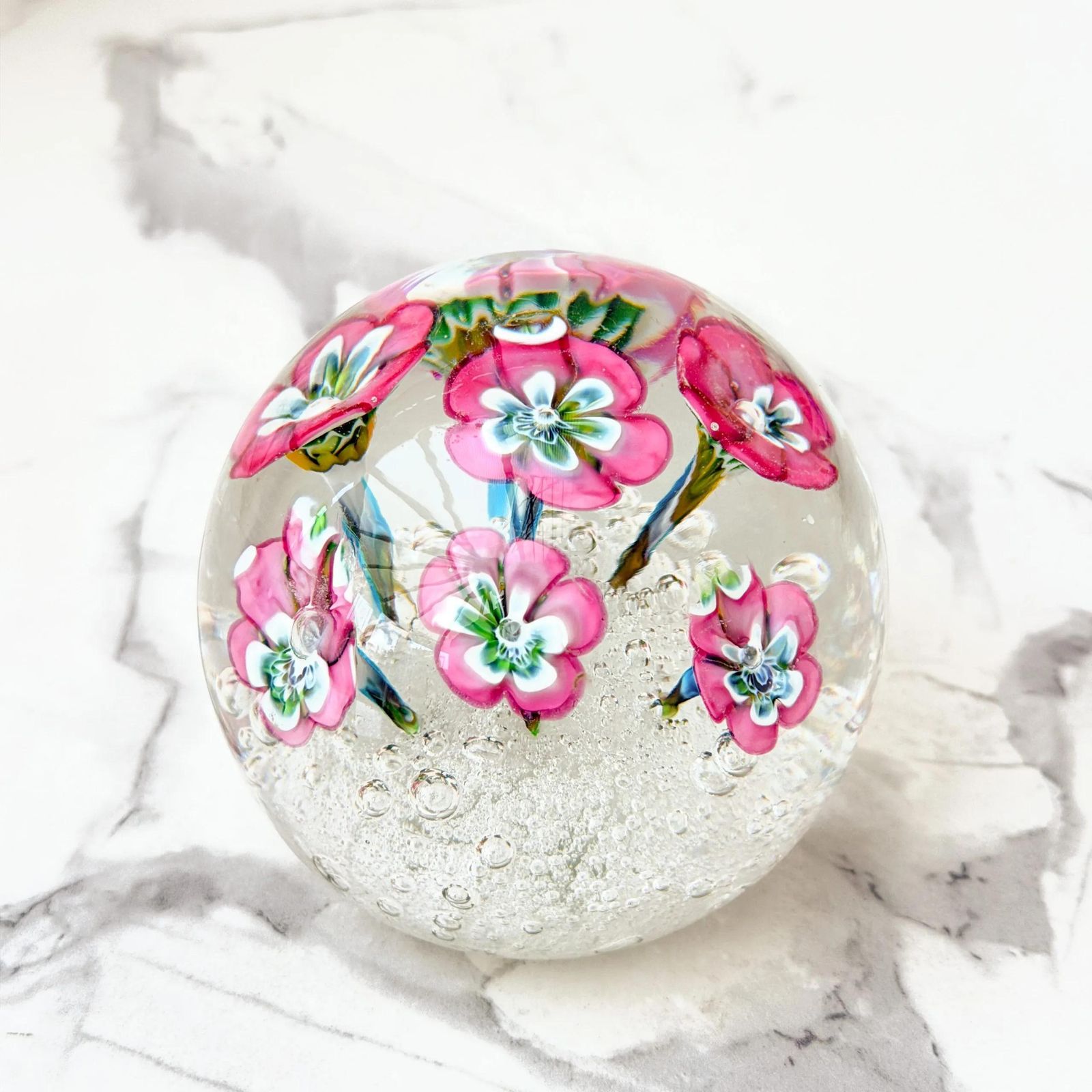 photo for sale Vintage Murano Magnum Glazen Presse-papier Roze Lampwork Bloemen