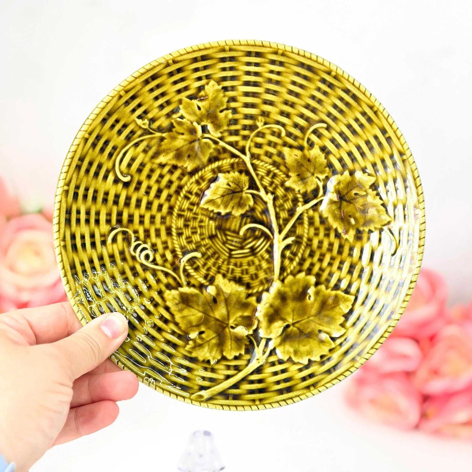 Antiek Sarreguemines Majolica Bordenset, Druivenrank en Vlechtwerk photo buy