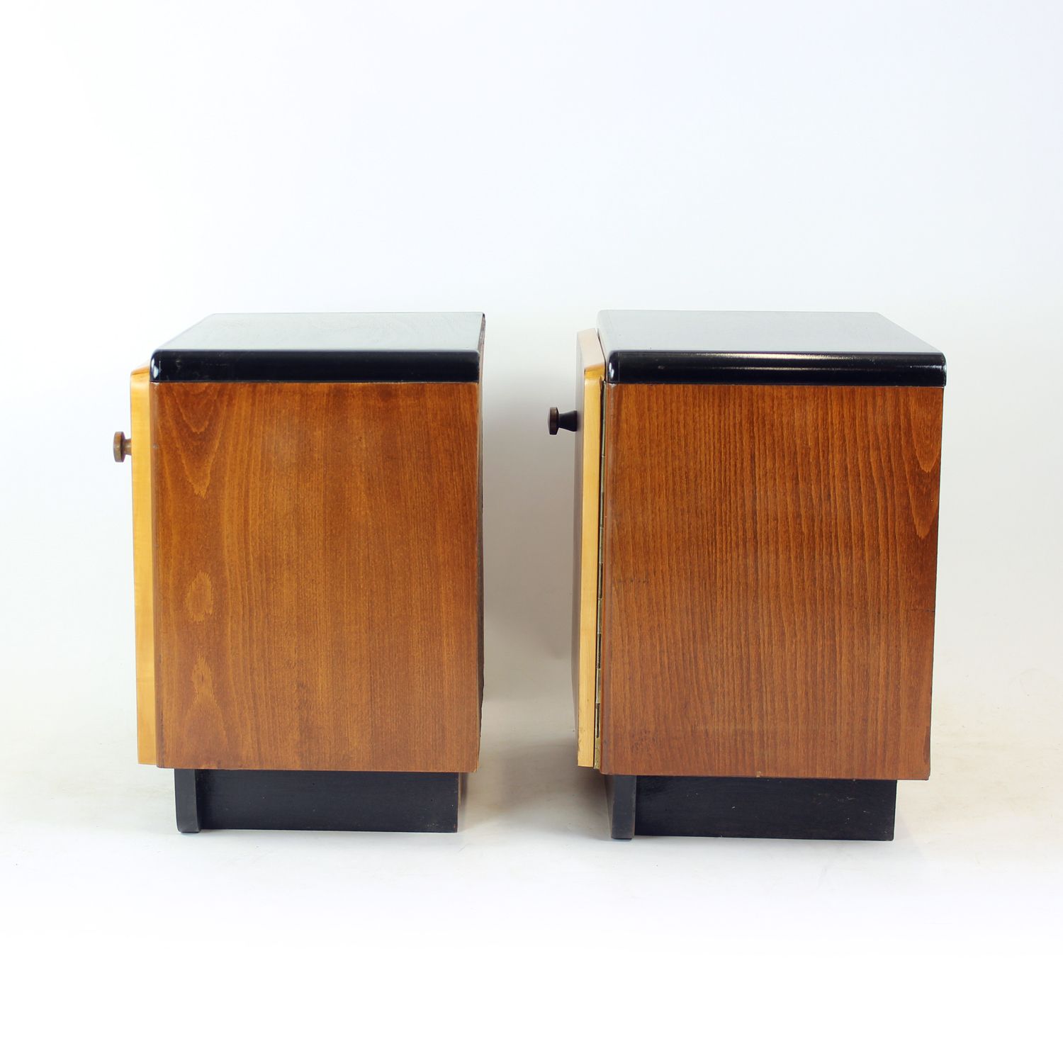 photo furniture Paar Tsjechoslowaakse Modernistische Nachtkastjes, ca. 1935