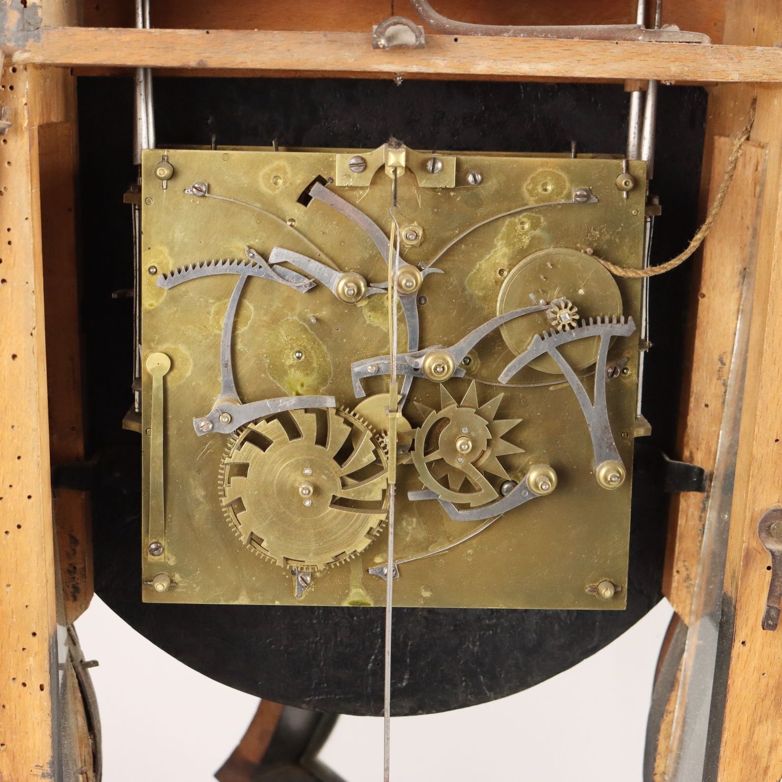 photo for sale Pendule neuchâteloise d'époque, décors en bronze, '800