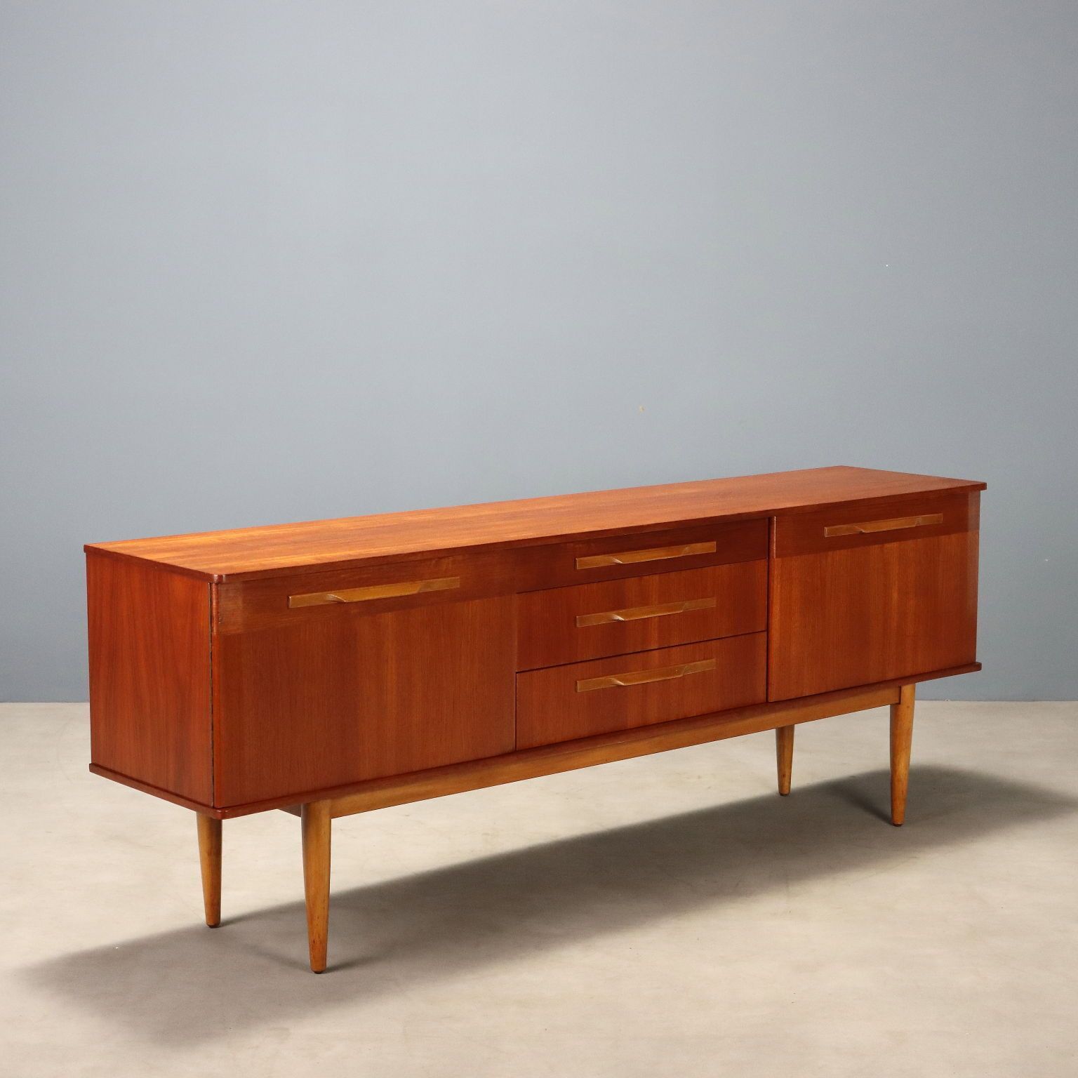 Vintage Dressoir Teak Design Engeland jaren 1960 Gerestaureerd