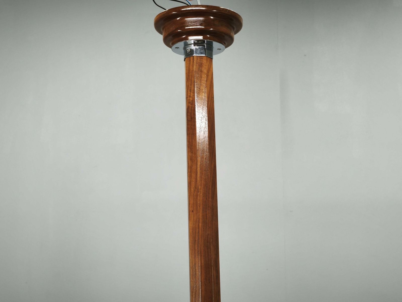 photo for sale Tsjechische art deco hanglamp van walnoot, chroom en opalineglas, jaren 1930