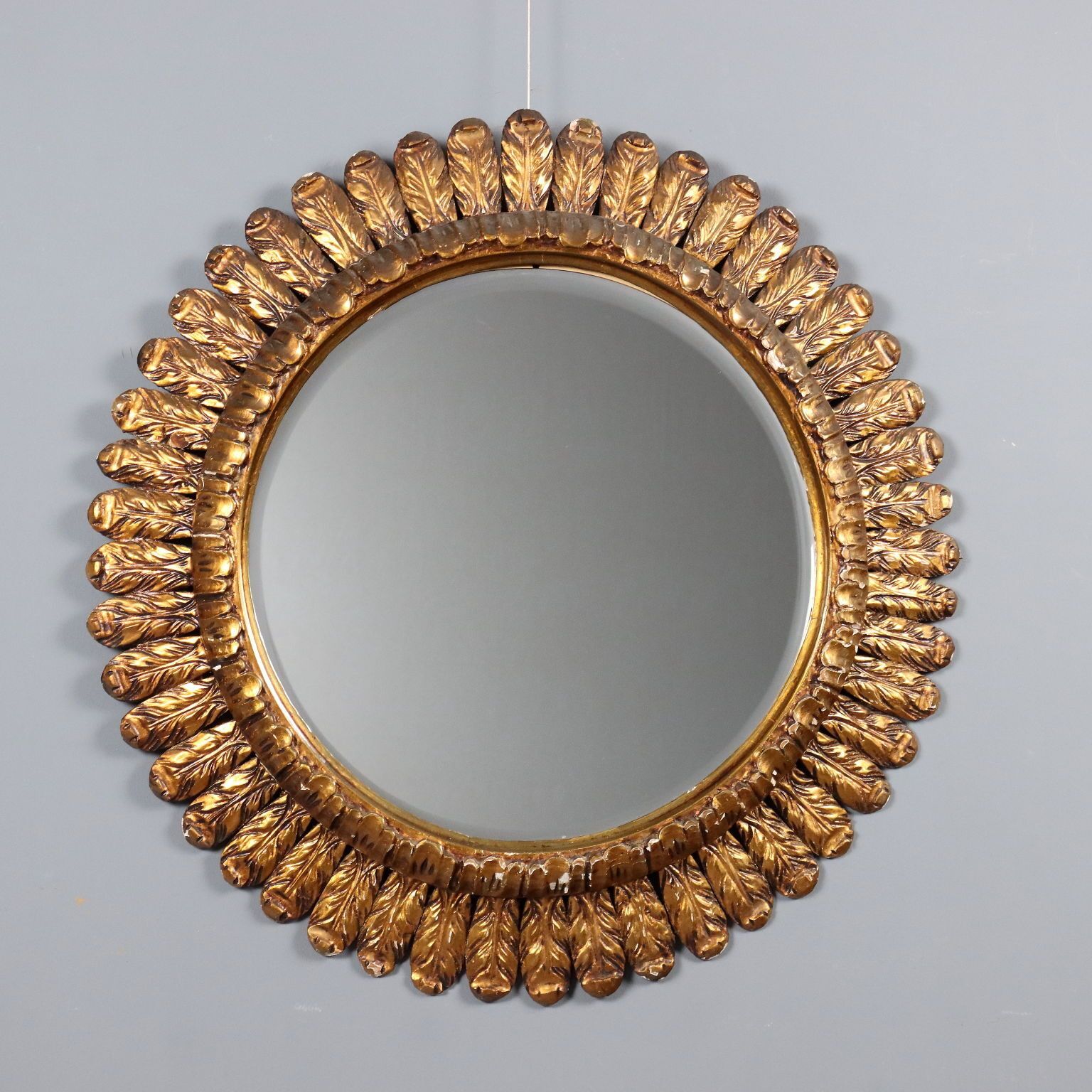Miroir rond d'époque en bois sculpté, Italie, début du XXe siècle
