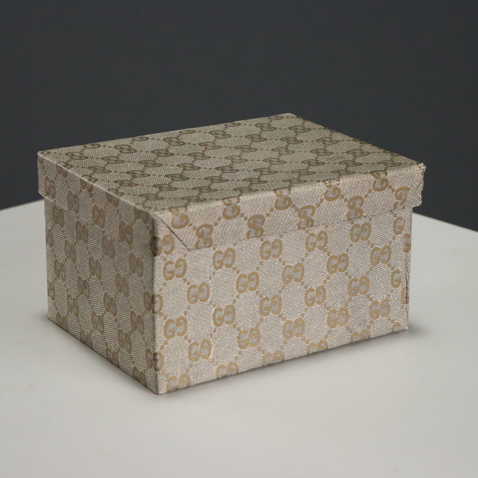 photo furniture Gucci bureauset Leer Messing Design jaren 1970 1980