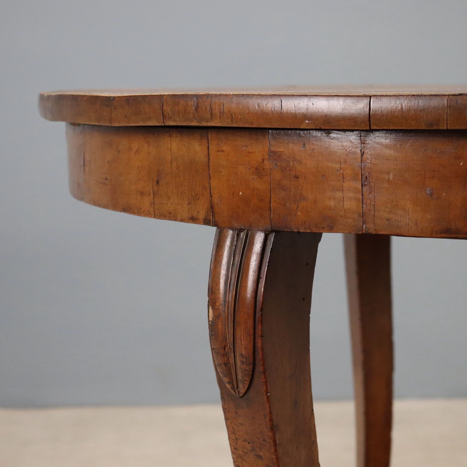 Antieke Ronde Tafel Walnootfineer Italië 19e Eeuw photo Meubels