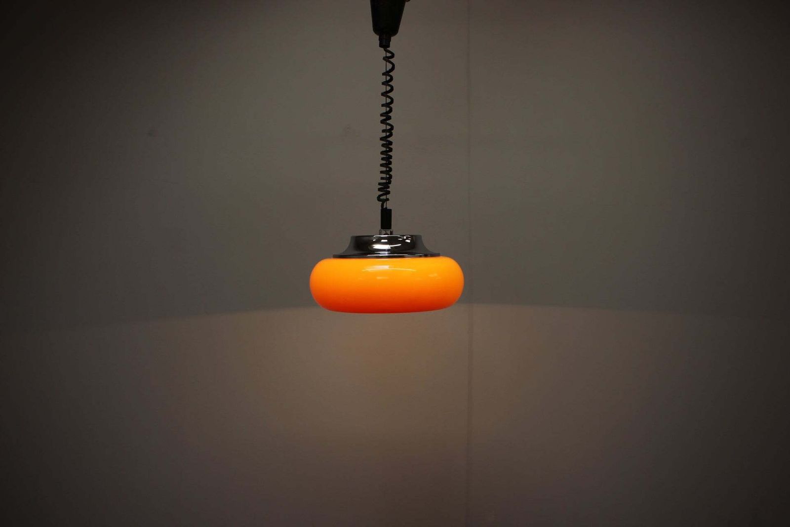 Harvey Guzzini oranje Space Age hanglamp, Italië, jaren 1970 photo buy