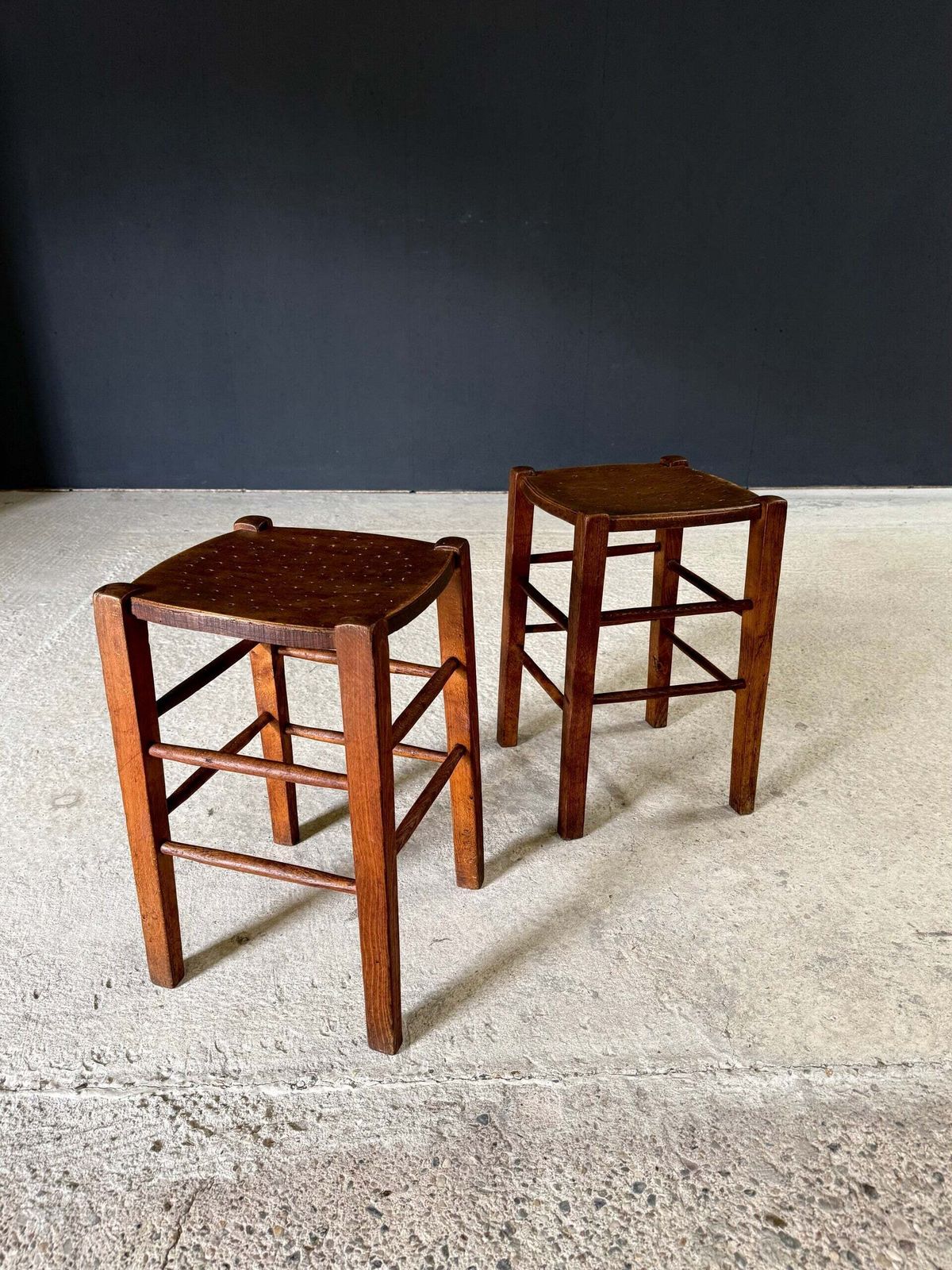 photo furniture Franse bistrokrukken in landelijke stijl, jaren 1930