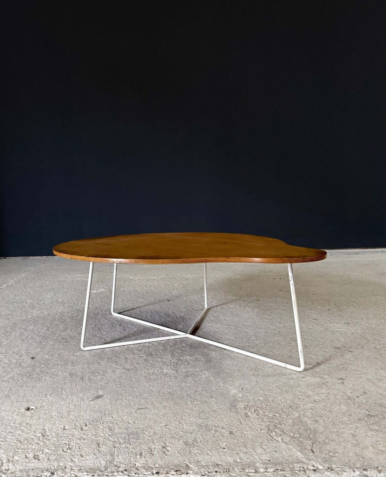 photo furniture Mid-Century Modern Design Lage Salontafel, Denemarken jaren 1960