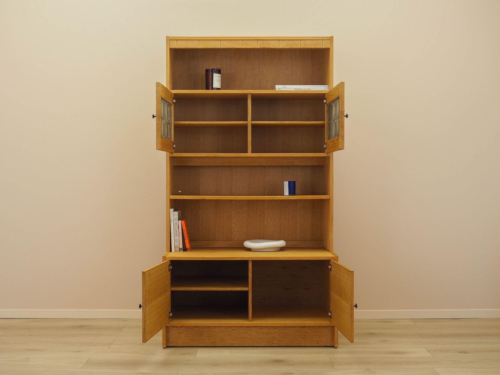 Deense Eiken Boekenkast Van Henning Kjærnulf Met Glazen Deuren En Geometrische Panelen, jaren 1960 photo for sale