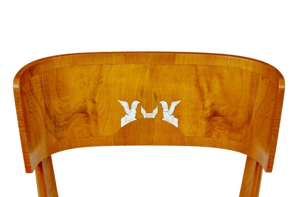 Zeldzame set Zweedse art deco iepenhout klismos eetkamerstoelen photo vinterior