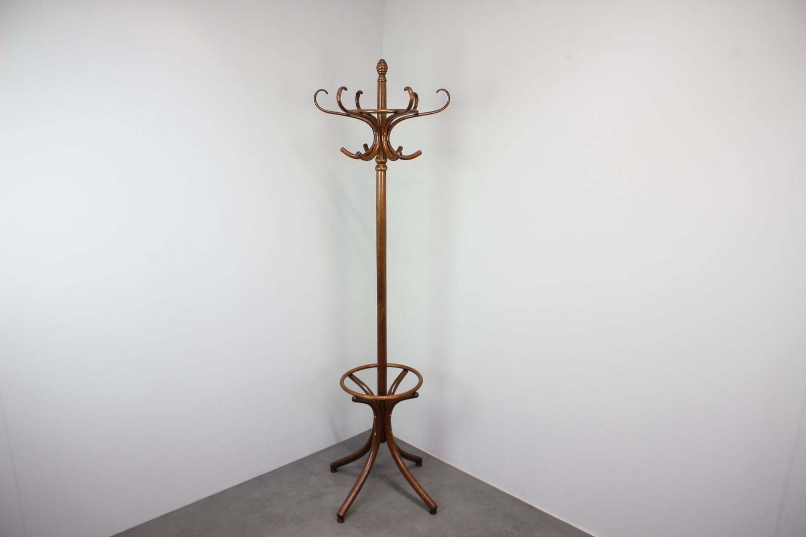Vintage Ton Bentwood kapstok, Tsjecho-Slowakije, 1970s-1980s photo furniture