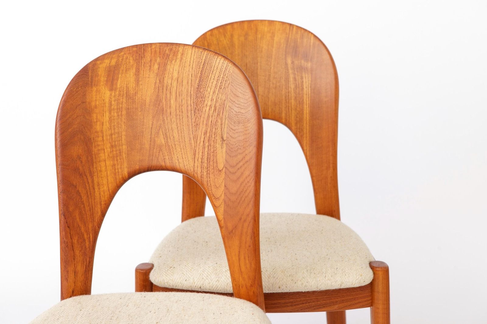 Paar Niels Koefoed Teakhouten Eetkamerstoelen, jaren 1970, Deens Modern, Lichtbeige Wollen Bekleding, Scandinavisch Mid-Century Design photo 889.0