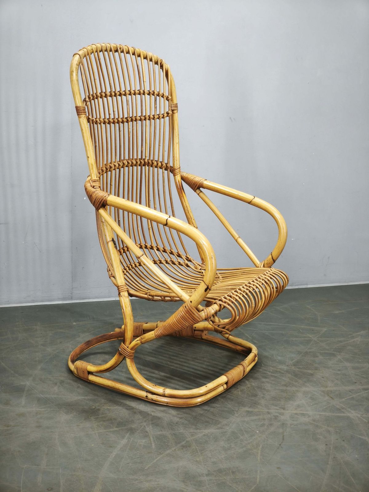 887.0 Fauteuil de salon en rotin Tito Agnoli, années 1950 photo