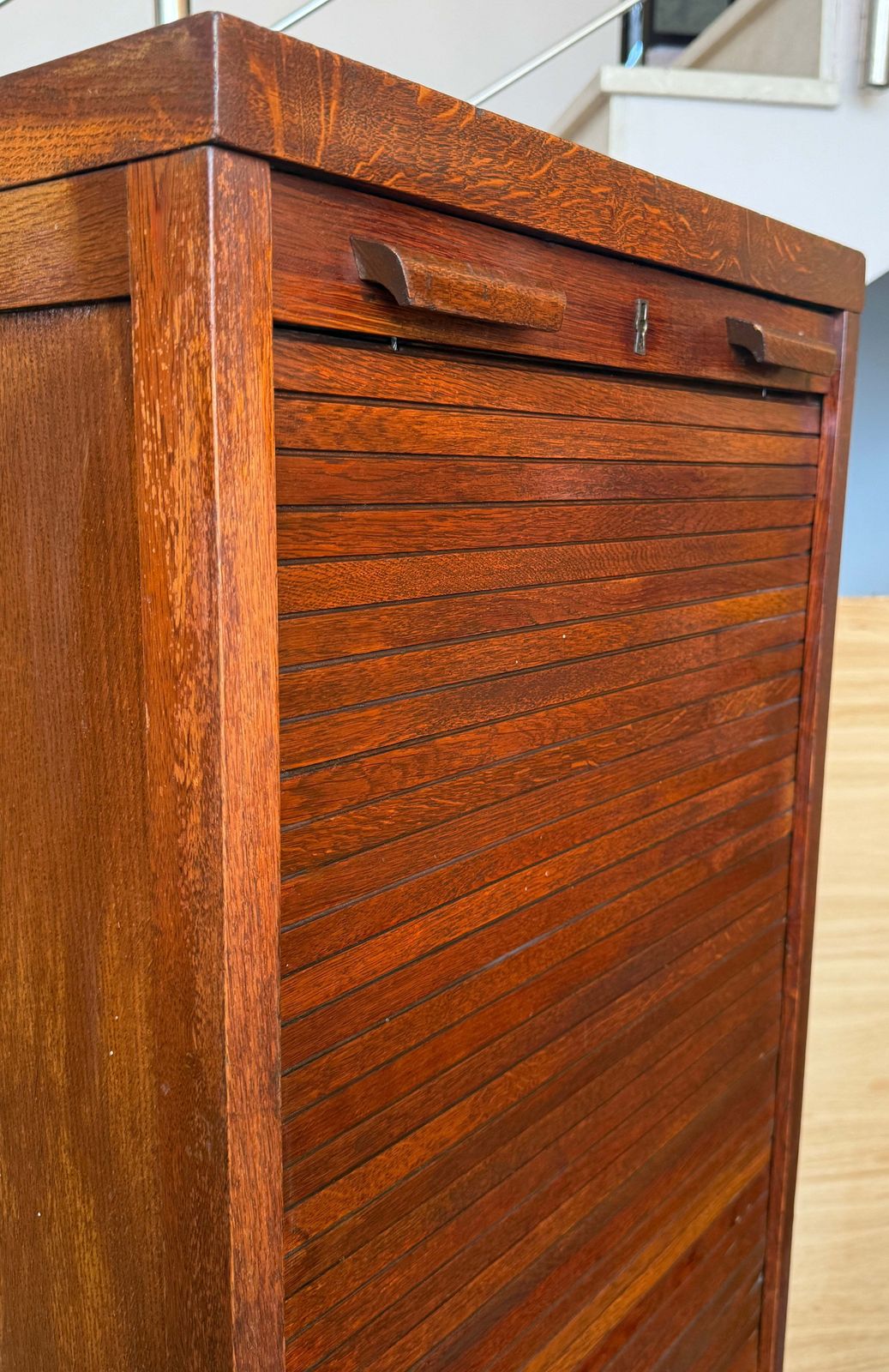 Mobilier Classeur à rideau tambour d'époque en bois avec plateaux coulissants pour documents photo