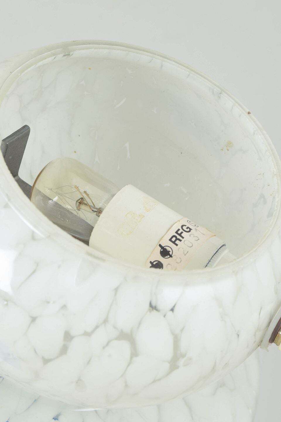 Scandinavische Paddenstoellamp in Wit Gemarmerd Glas, jaren 1980 photo Verlichting