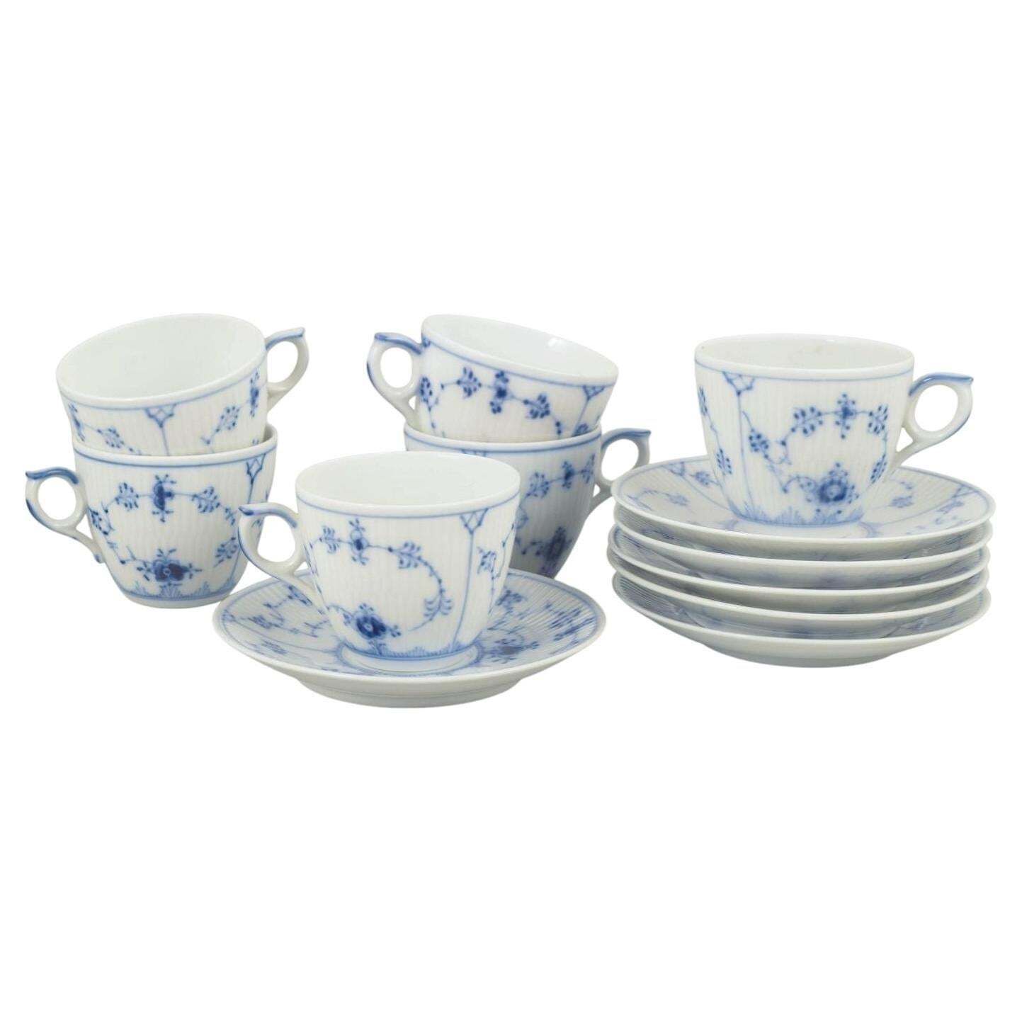 Royal Copenhagen, Blue Fluted Plain. Set van zes koffiekopjes met schoteltjes.