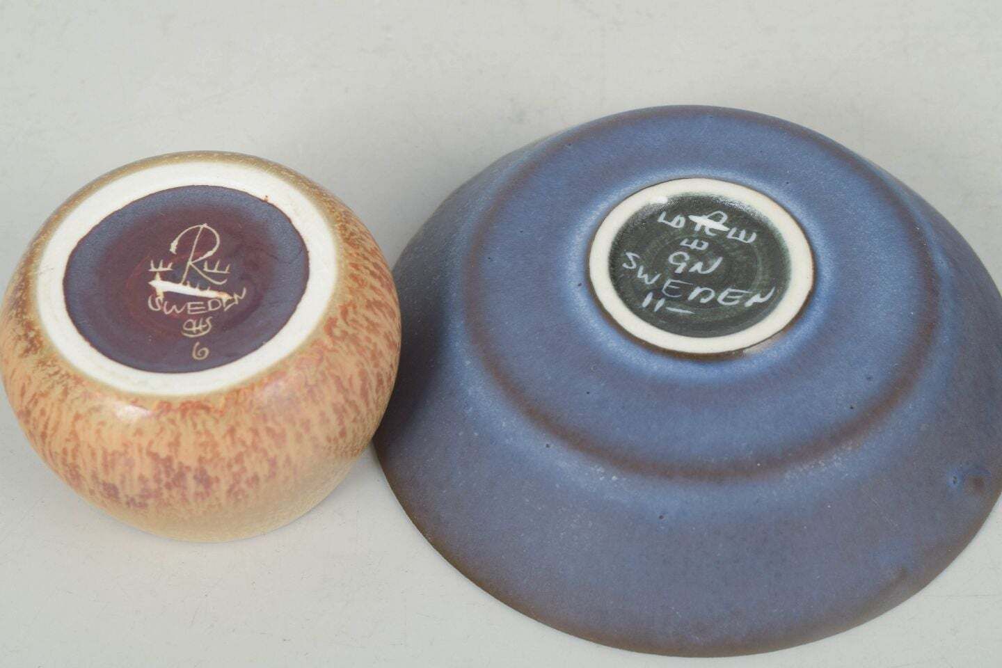 Carl Harry Stålhane en Gunnar Nylund, Rörstrand. Twee miniatuur steengoedstukken photo Woonaccessoires