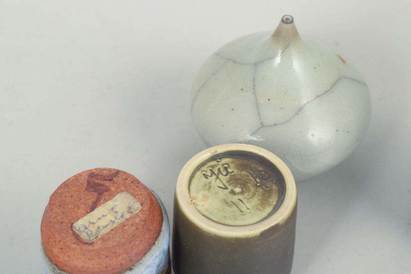 Ensemble de quatre vases miniatures en céramique de studio, Suède, années 1970 photo Décoration