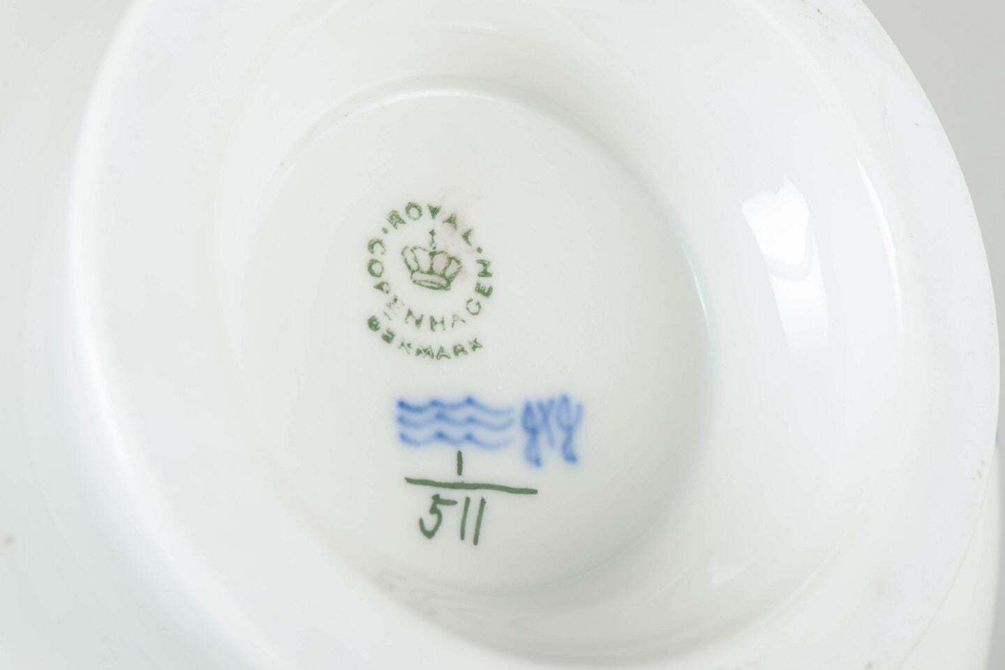 Royal Copenhagen, Blue Fluted Half Lace. Low Porcelain Bowl On Foot. 1965 photo Home Decor