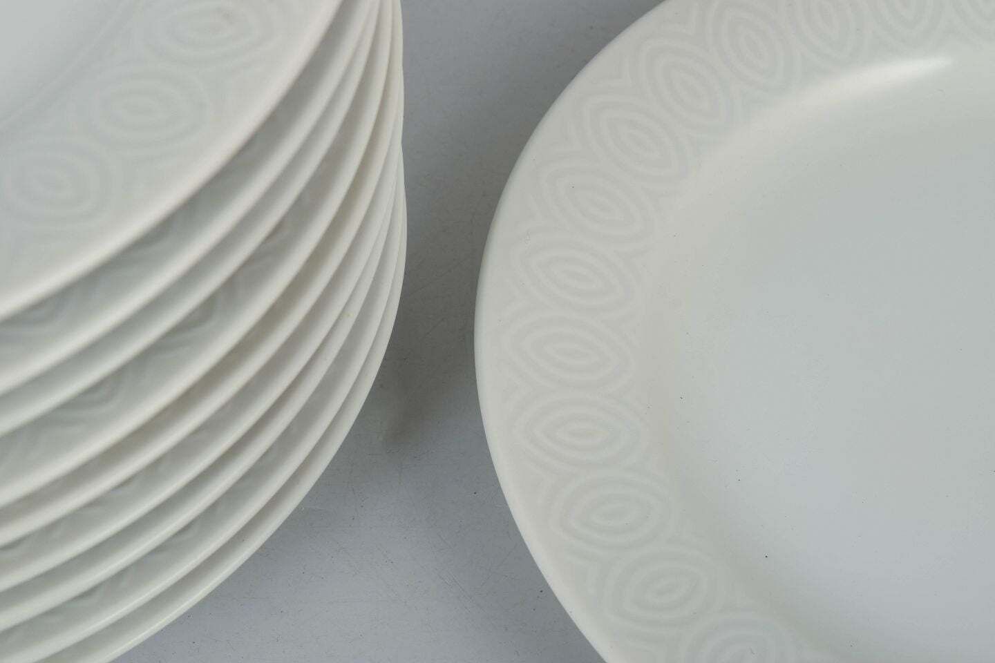 Axel Salto voor Royal Copenhagen. Set van tien porseleinen saladeborden. Ca. jaren 1960/70. photo for sale