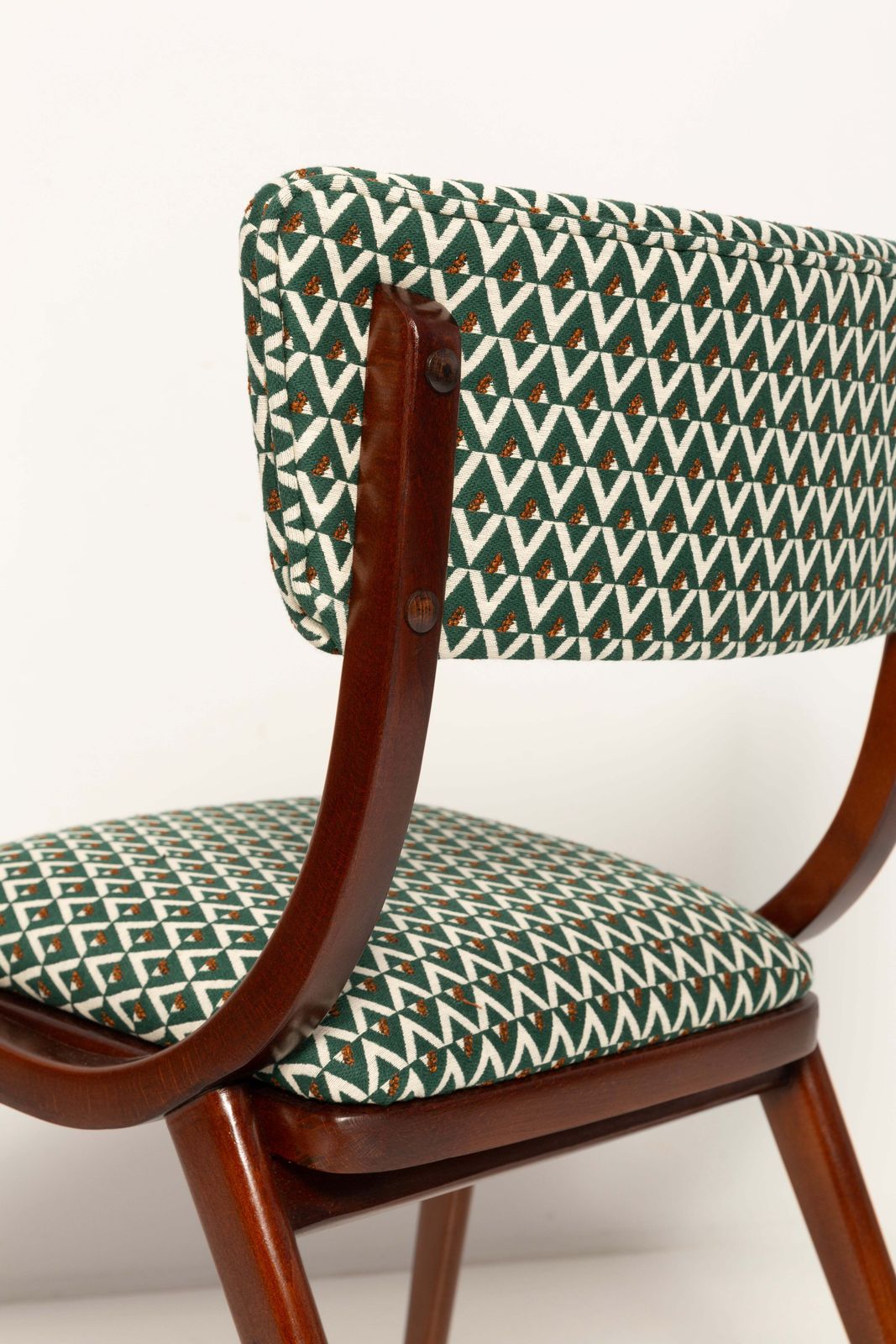 photo for sale Vier mid-century modern Boomerang stoelen, wit en groen jacquard, Polen, 1960