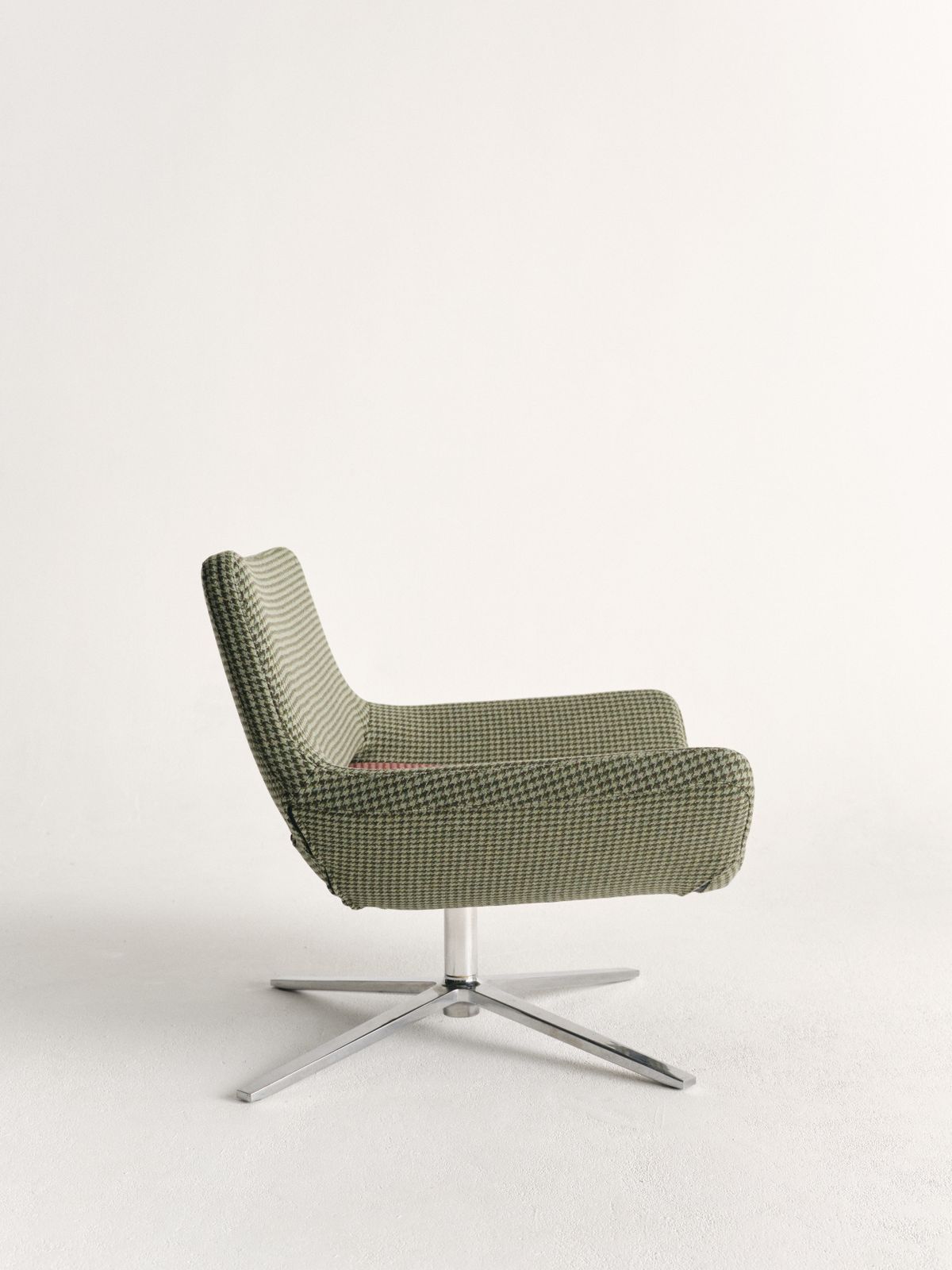 B&B Italia "Metropolitan Me84" Armchair, Upholstered In Oliver Spencer Wool photo vinterior