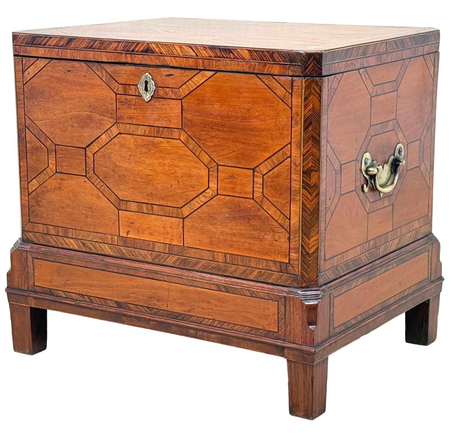 Zeldzame 18e-eeuwse satijnhout en koningshout box cellarette, George II-periode (Engeland, ca. 1755)