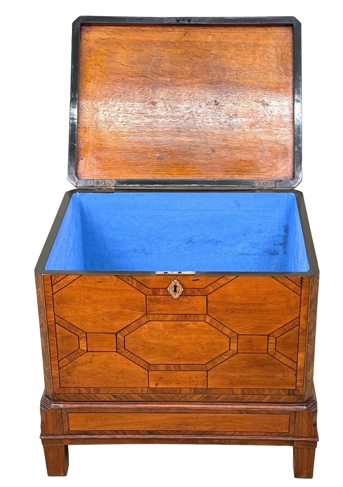 Zeldzame 18e-eeuwse satijnhout en koningshout box cellarette, George II-periode (Engeland, ca. 1755) photo Meubels
