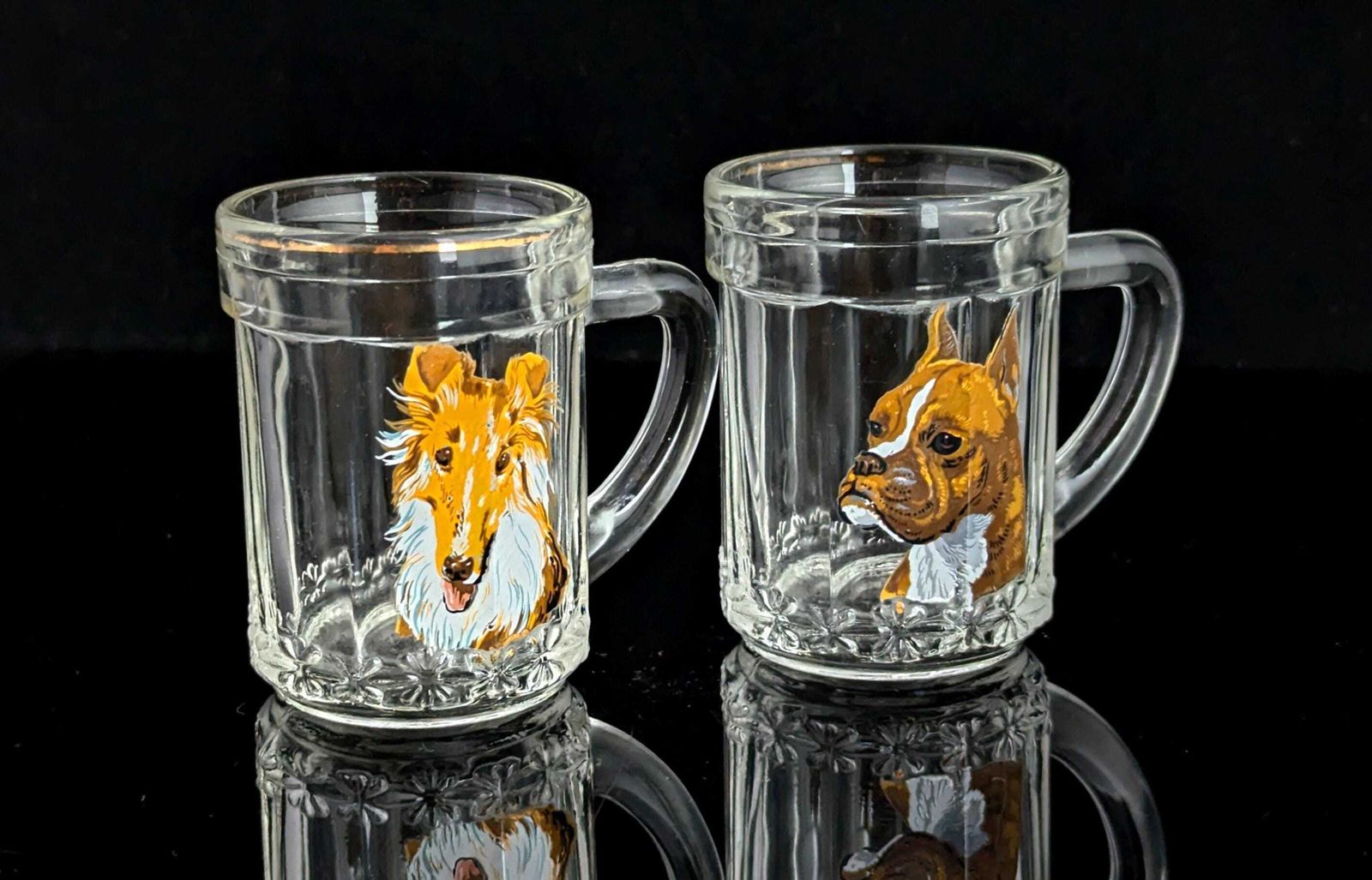 photo for sale Chopes en verre miniatures italiennes vintage, chiens peints à la main, Collie et Boxer
