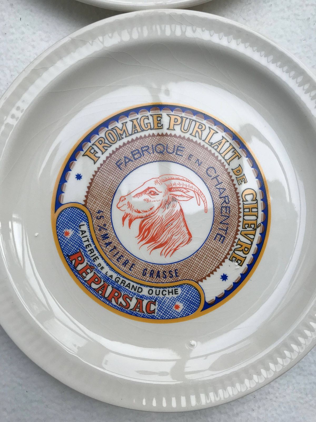 Assiettes à fromage vintage françaises Saint Amand publicitaires, lot de 6 photo vinterior