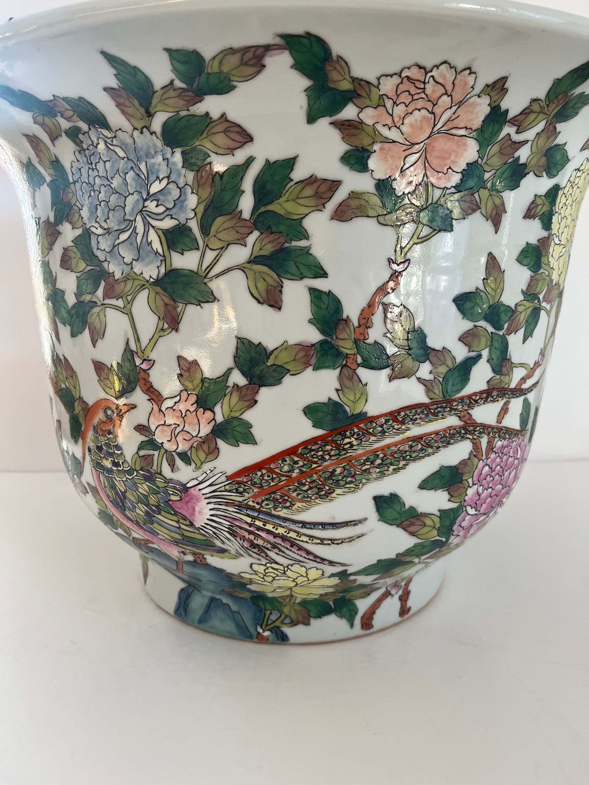 Chinese Export Porcelain Large Jardiniere, Famille Rose, Circa 1940 photo vinterior