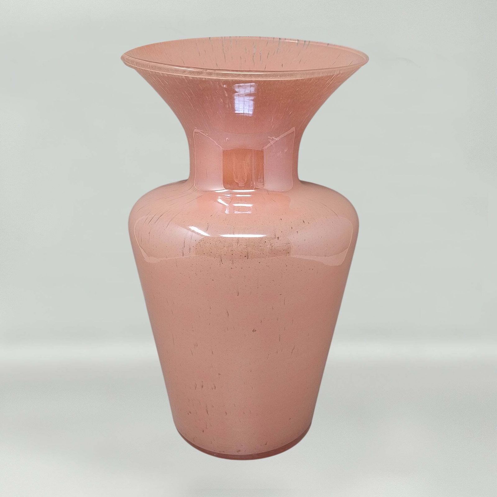 Vase Murano soufflé rose d'époque, années 1970, par Maestro Del Vetro photo 363.0