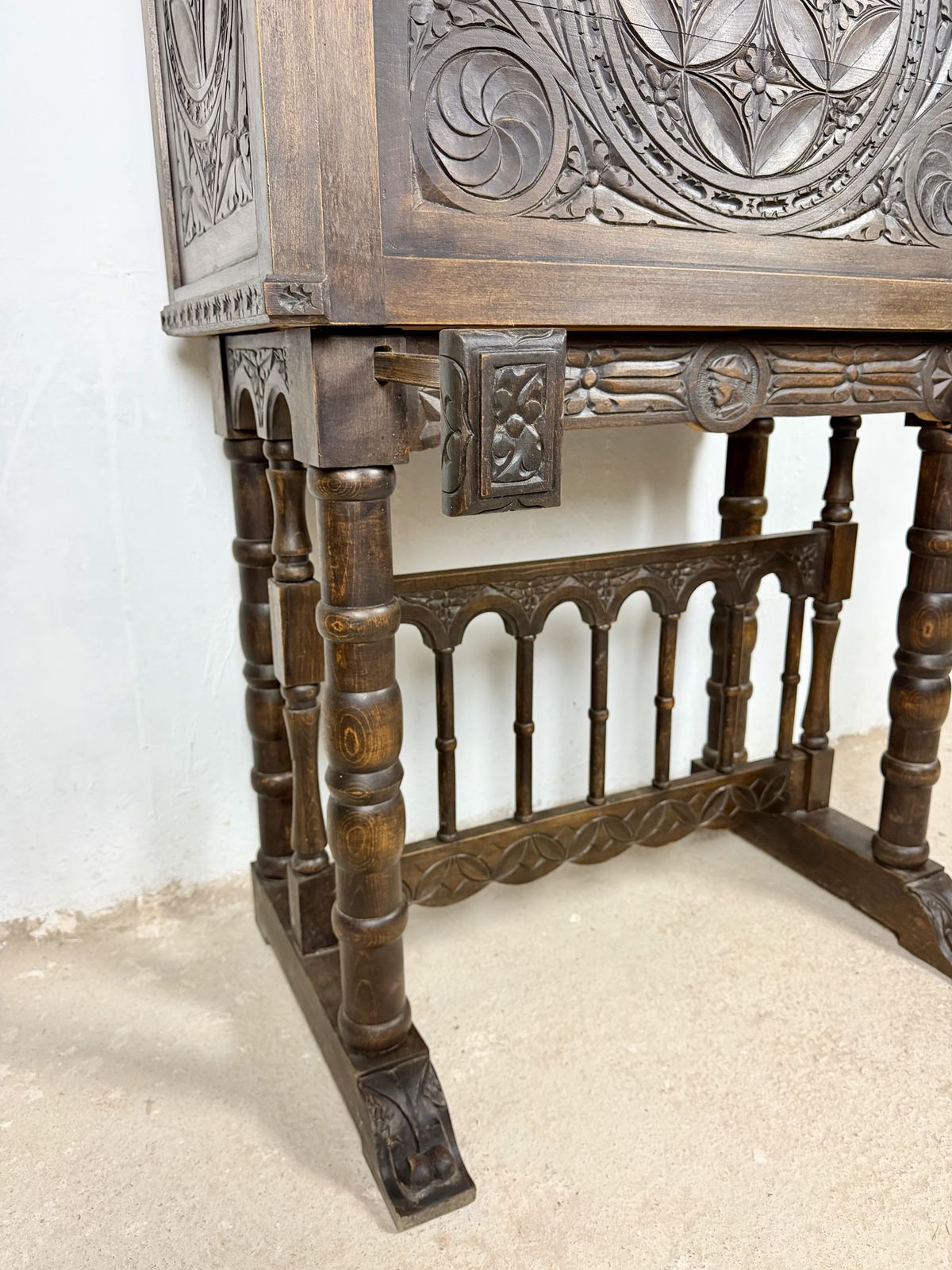 Spanish Highly Carved Wood Cabinet Or Bargueño, 20th Century photo 3360.0